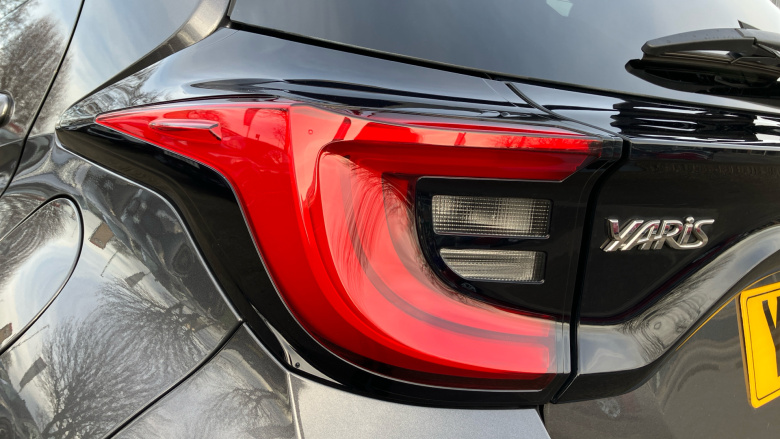 Toyota Yaris 1.5 Hybrid Design 5dr CVT Hybrid Hatchback